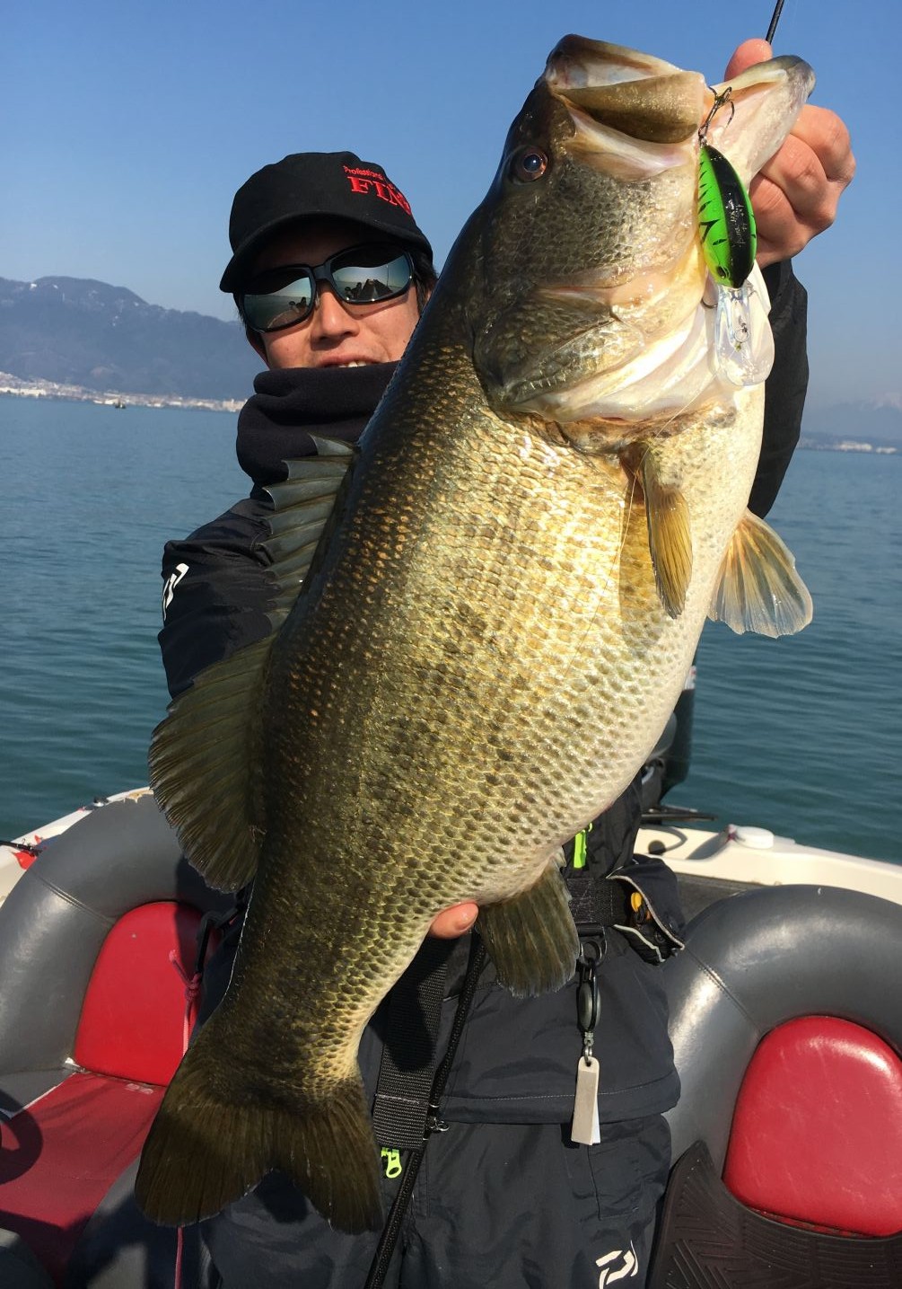 ロクマル登場！　低水温に強い琵琶湖バス！