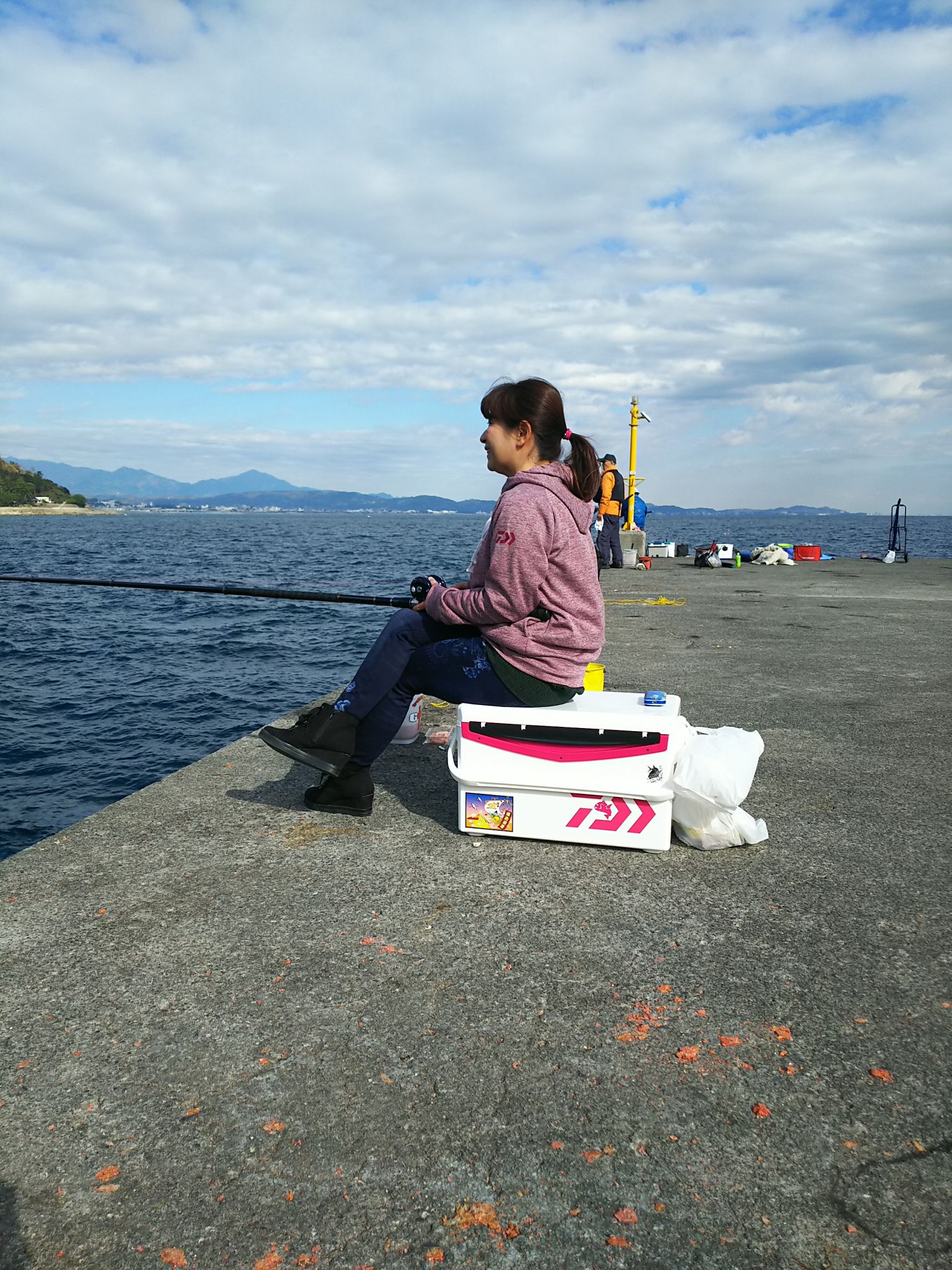 江の浦で遠投カゴ釣り