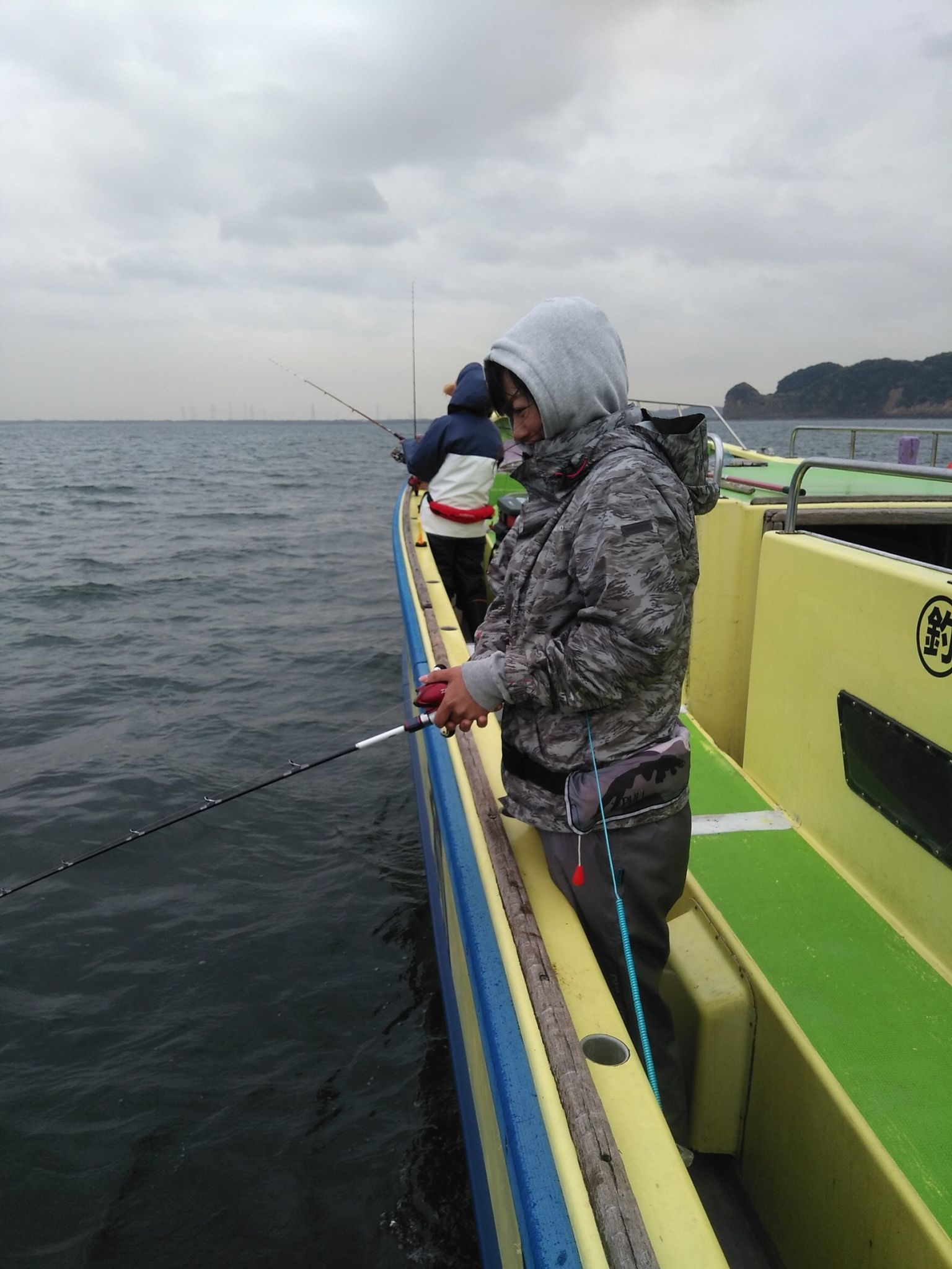 東京湾、初フグ釣り?