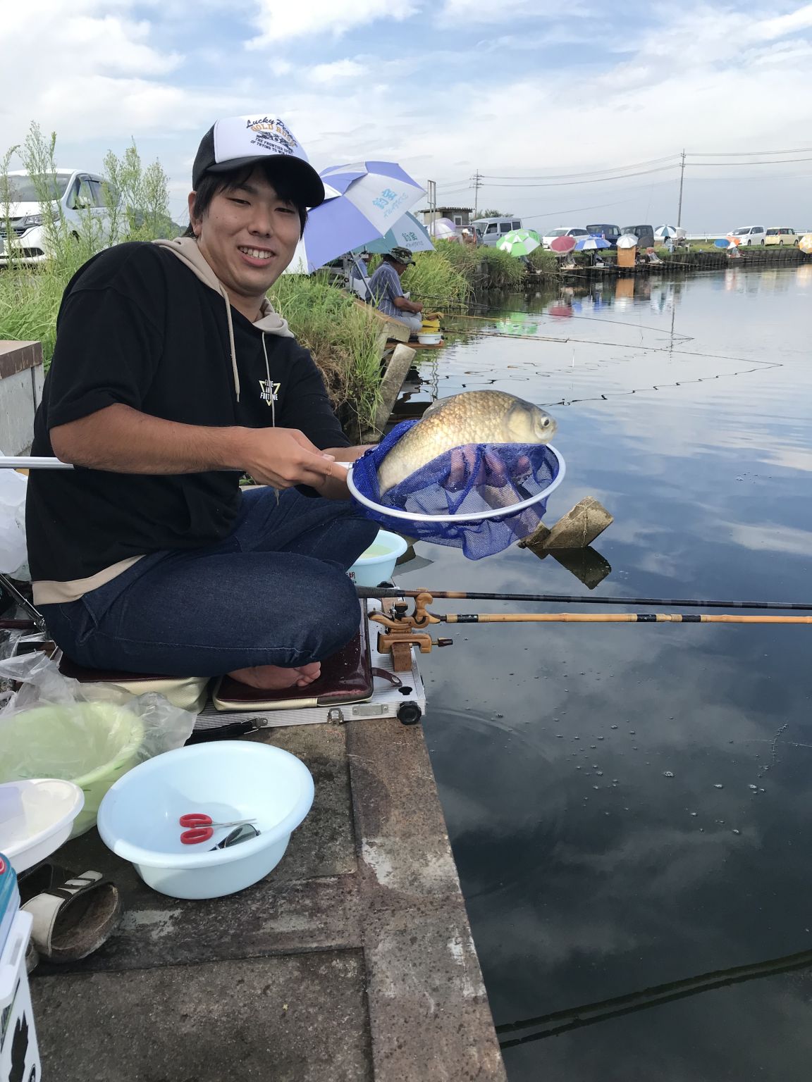 人気スポット中沼で野釣り！！