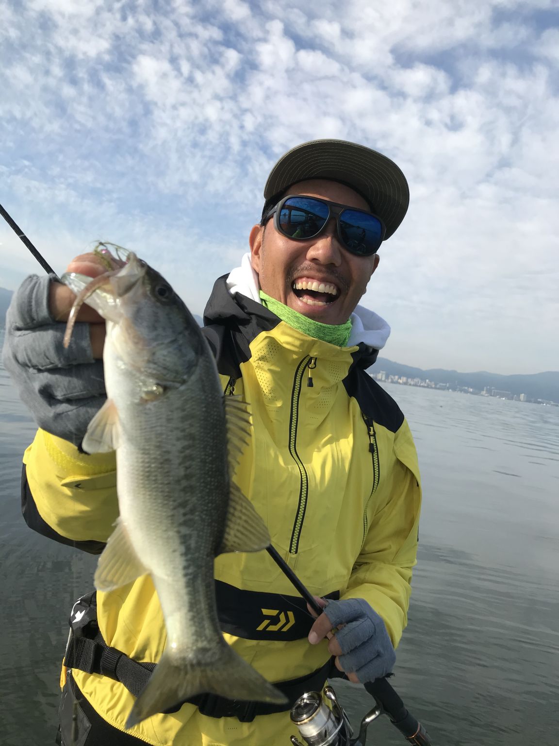 内山プロのバスボート初体験！カエルじゃないけど琵琶湖でも釣るのです！