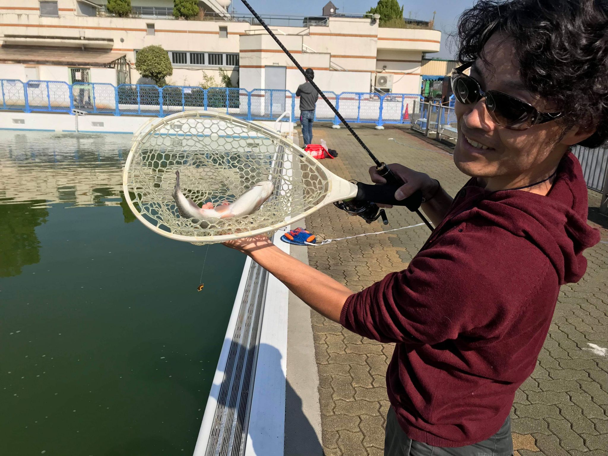 岸和田中央公園プールフィッシングパーク オープン プールトラウト