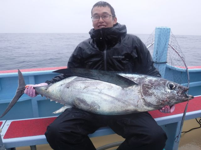 志摩沖ビンチョウマグロジギング！約30キロクラスをゲット！