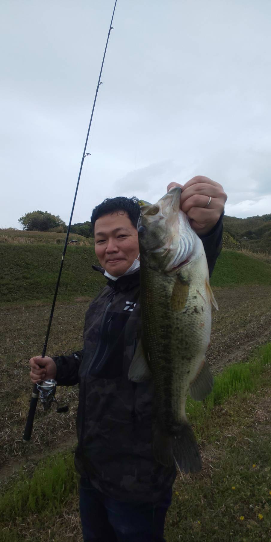 淡路島野池群でバス釣り