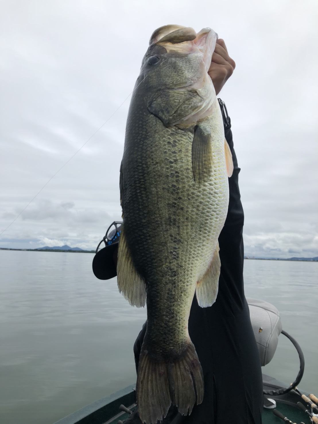 琵琶湖ボート釣行58頭に4本！