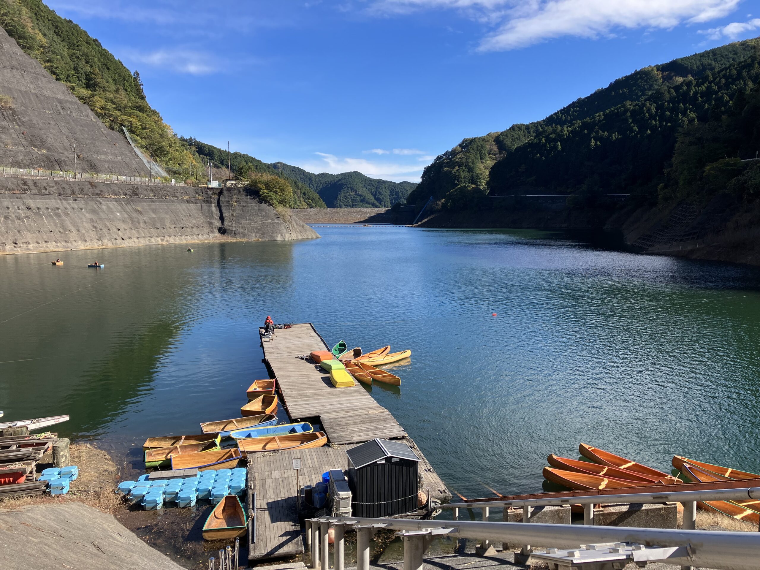 名栗湖でボートワカサギ