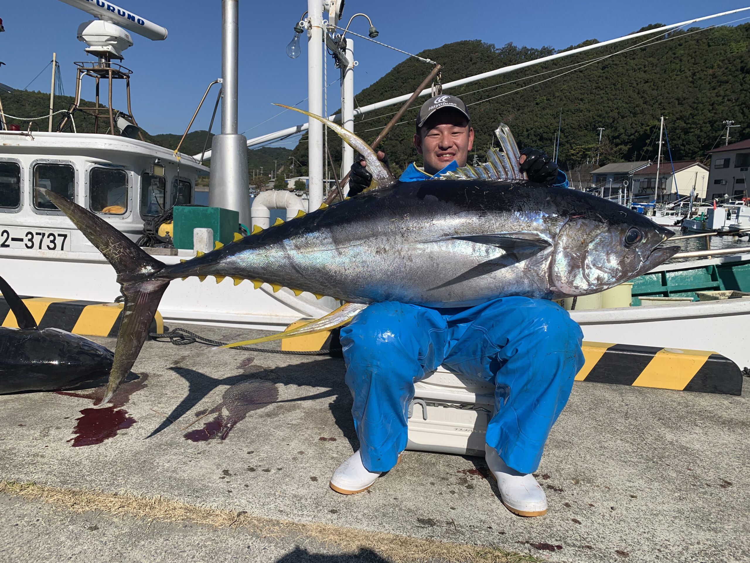 潮岬沖で激旨キハダ狙い‼︎