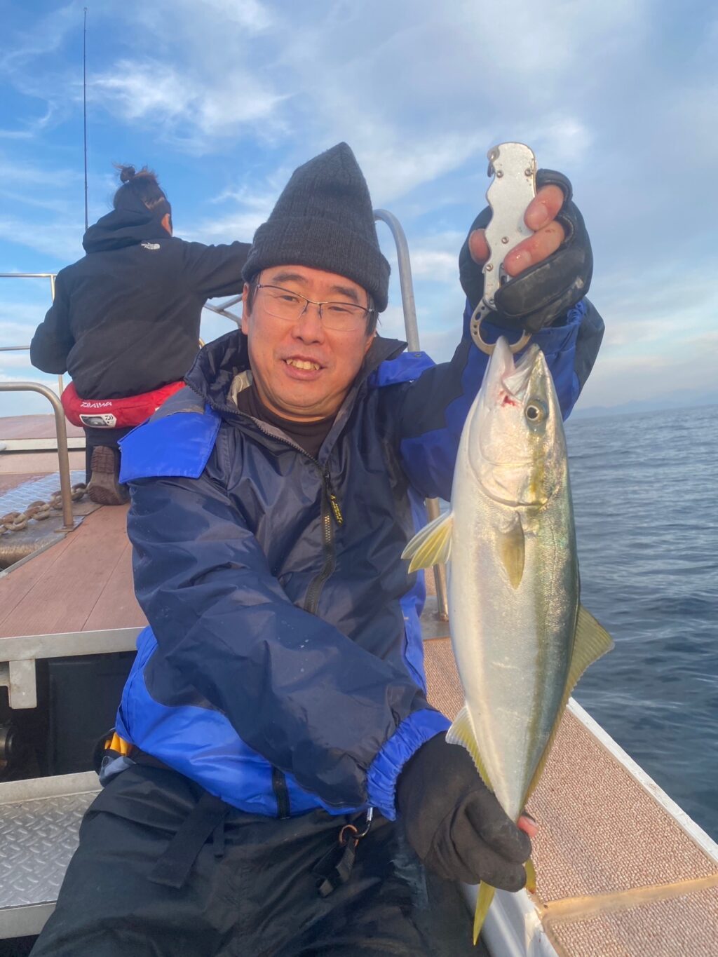 2023年ラスト釣行は日本海ジギングへ🎣 | 釣り具販売、つり具のブンブン