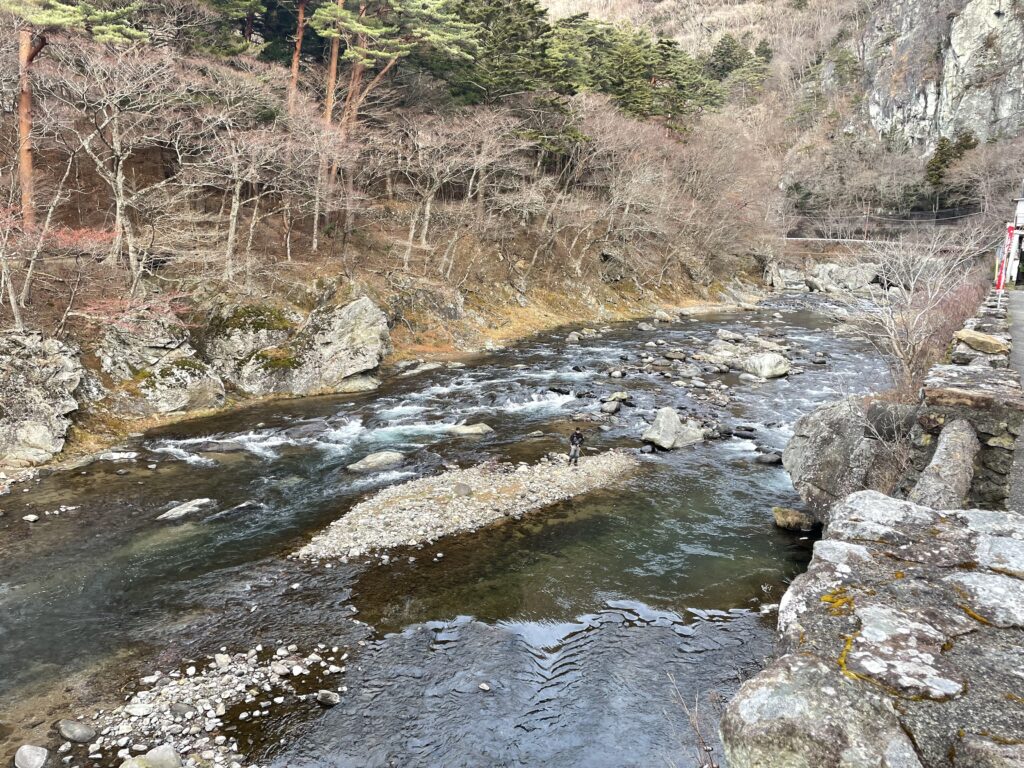 今年最後の渓流へ向かう ～湯けむり温泉鱒釣り事件～ | 釣り具販売、つり具のブンブン