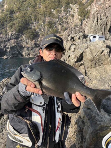 三重　やままる渡船　磯釣り