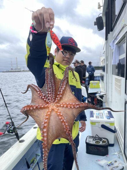 浦安の吉久さんへ東京湾船タコ