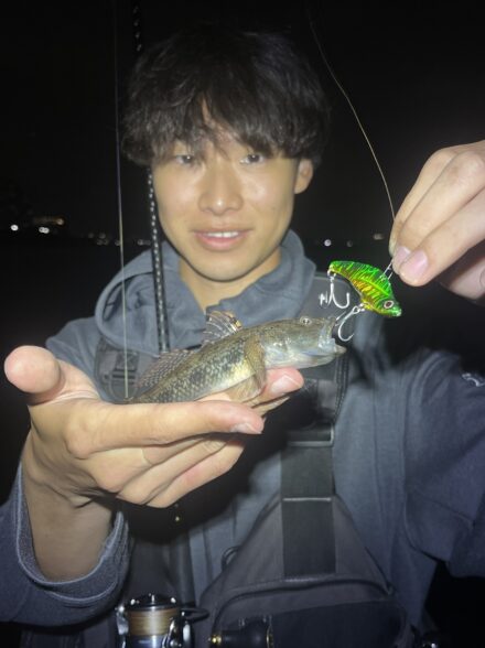 和田くん、ハゼを釣る
