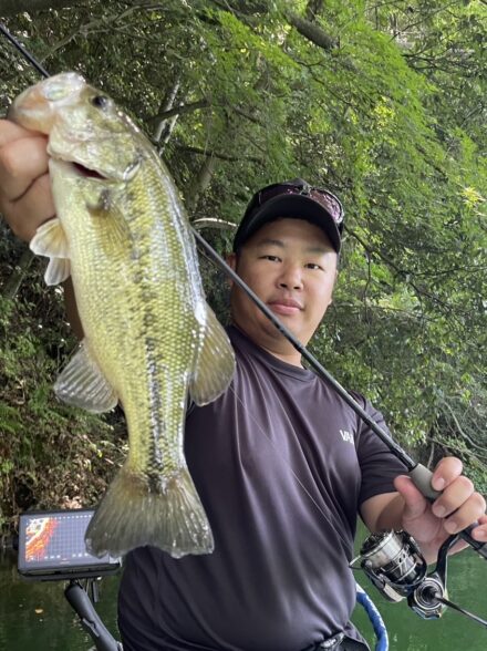 お客様に相模湖バスを釣らせ隊!